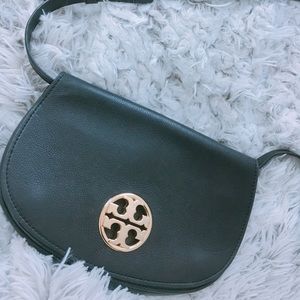 ✨ BLACK TORY BURCH SATCHEL✨